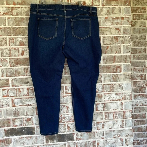 Denizen Levi’s Boyfriend Distressed Cuffed Ankle/Cropped Jeans - Picture 4 of 7